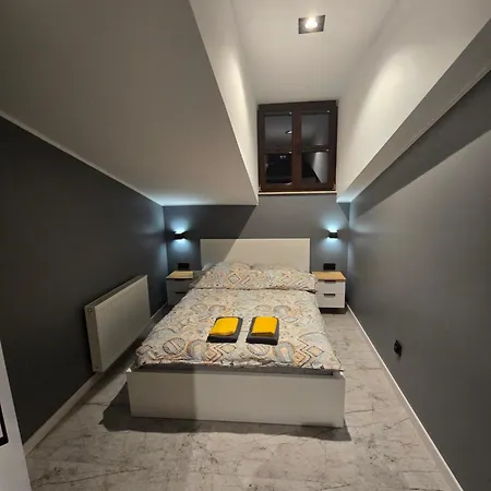 W Centrum Z Jacuzzi, Prywatny Parking, Klimatyzacja 4 * Радом