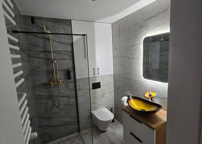 W Centrum Z Jacuzzi, Prywatny Parking, Klimatyzacja 4 * Radom